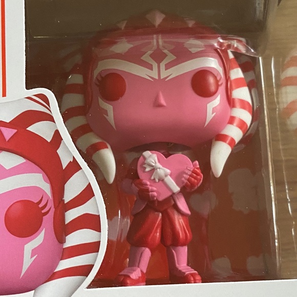 NIB Funko Pop! Star Wars Valentine’s Day Ahsoka! - Picture 2 of 5